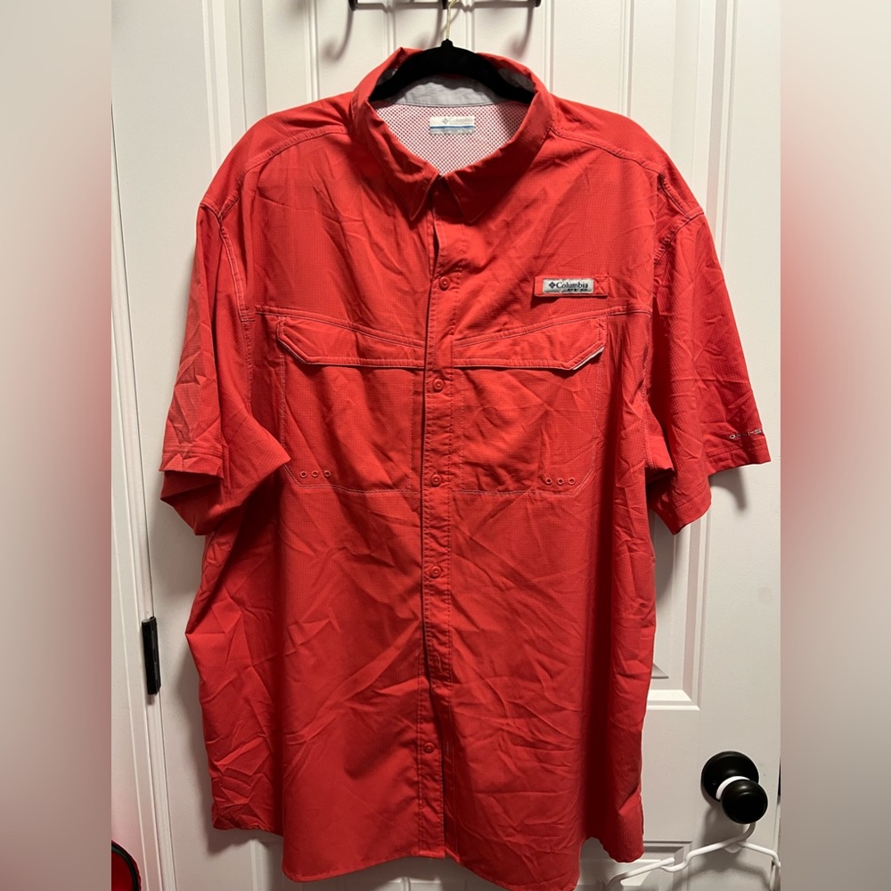 Mens Columbia button down shirt.
